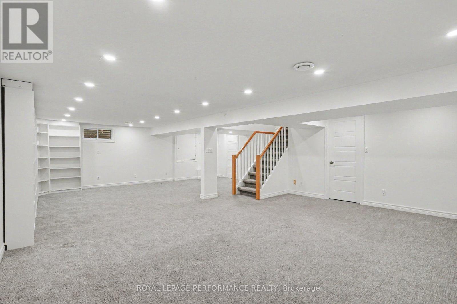 13 Centrepark Drive, Ottawa, ON - Indoor