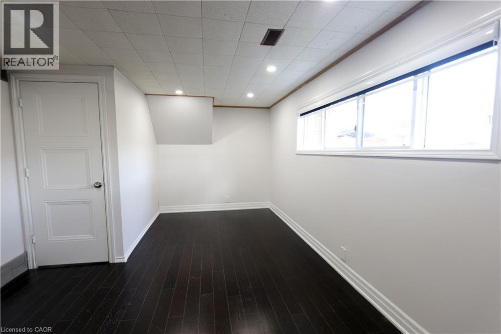 77 Orchard Mill Crescent, Kitchener, ON - Indoor Photo Showing Other Room