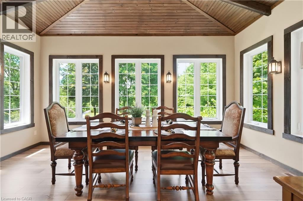 314 7Th Concession Road E, Flamborough, ON - Indoor Photo Showing Dining Room
