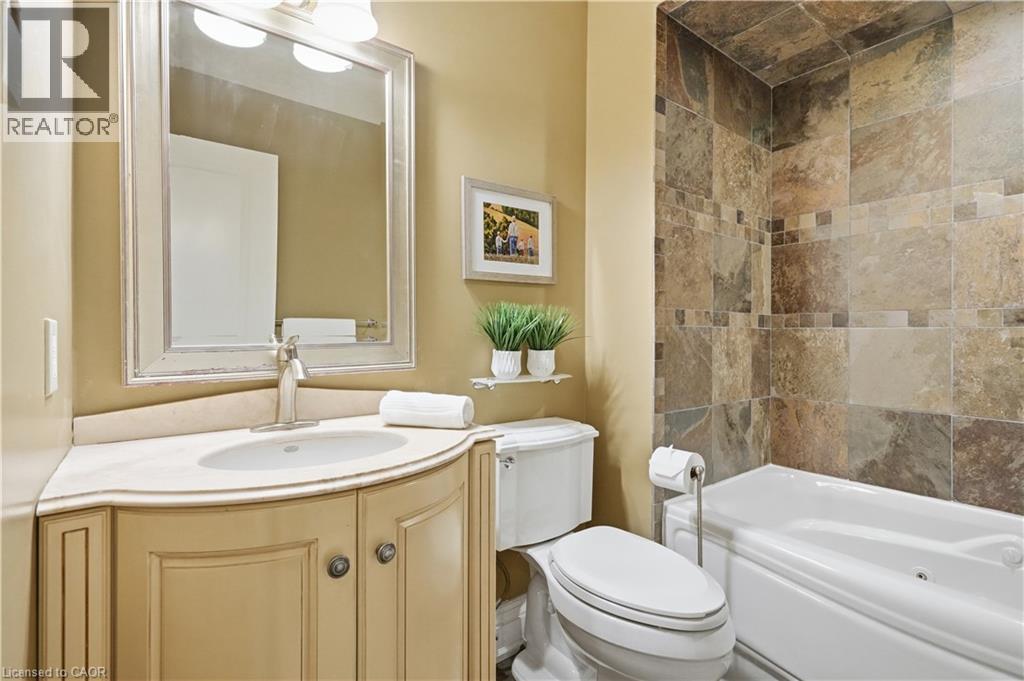 314 7Th Concession Road E, Flamborough, ON - Indoor Photo Showing Bathroom