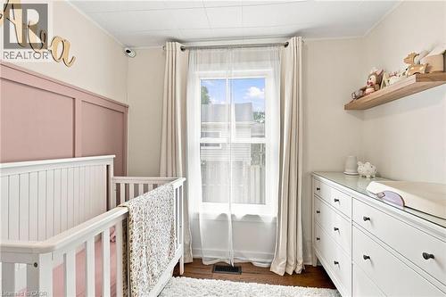 122 Limeridge Road W, Hamilton, ON - Indoor Photo Showing Bedroom
