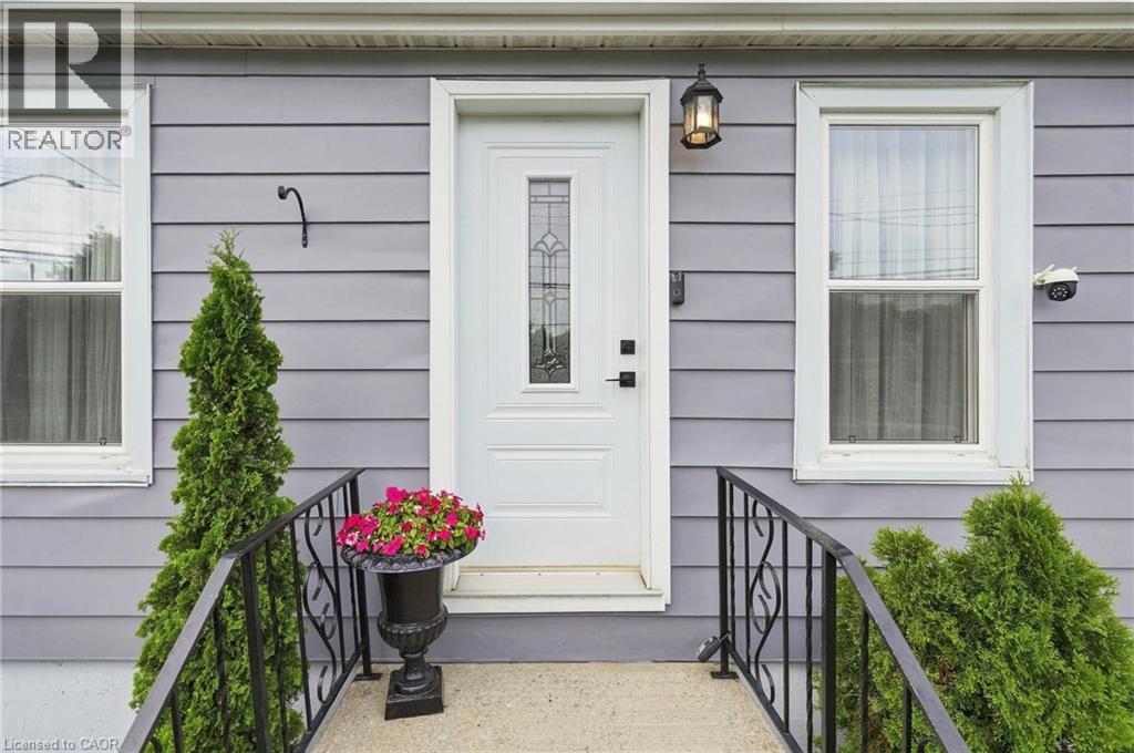 122 Limeridge Road W, Hamilton, ON - Outdoor With Exterior
