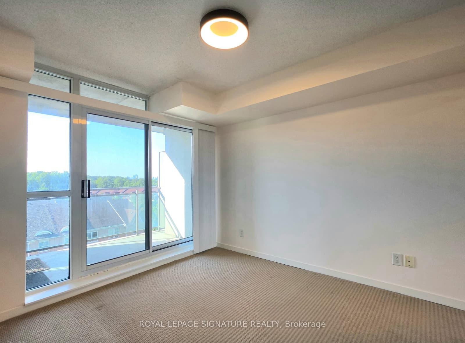 504-120 Dallimore Circle, Toronto, ON - Indoor Photo Showing Other Room
