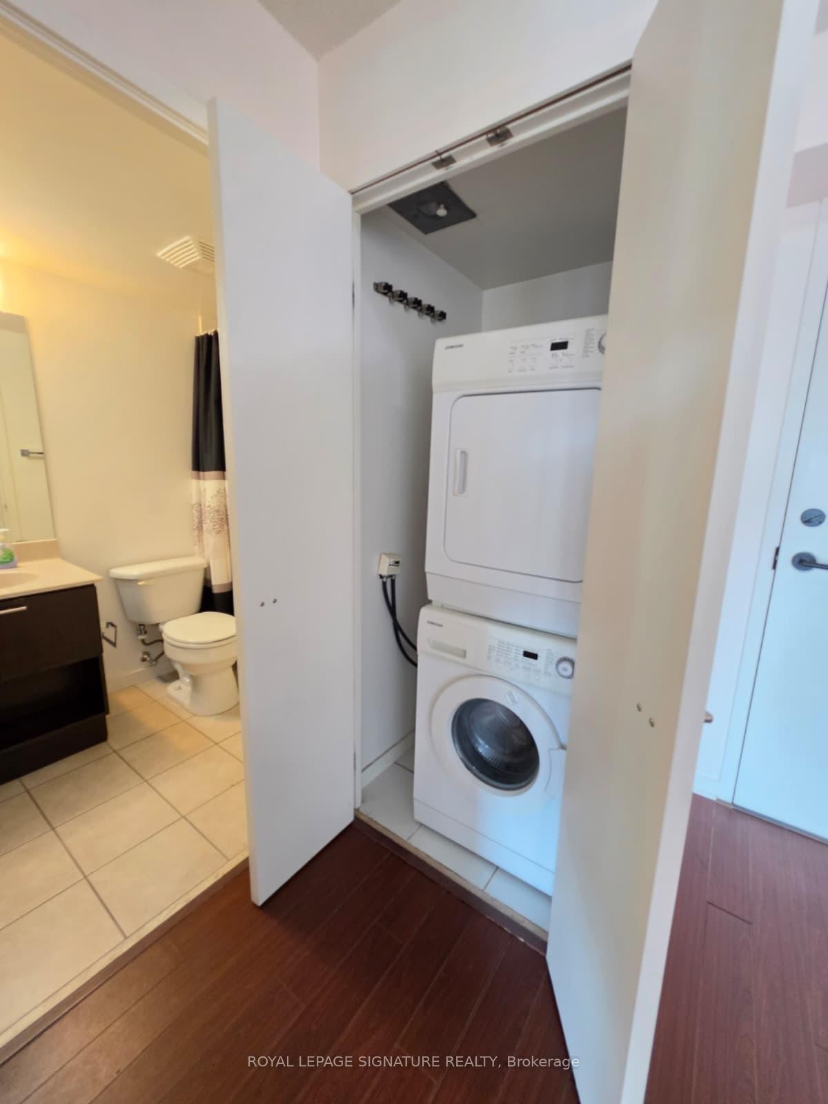 504-120 Dallimore Circle, Toronto, ON - Indoor Photo Showing Laundry Room