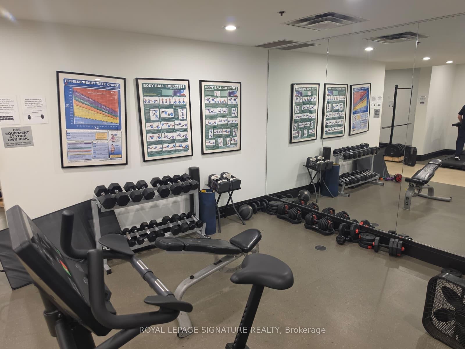 504-120 Dallimore Circle, Toronto, ON - Indoor Photo Showing Gym Room