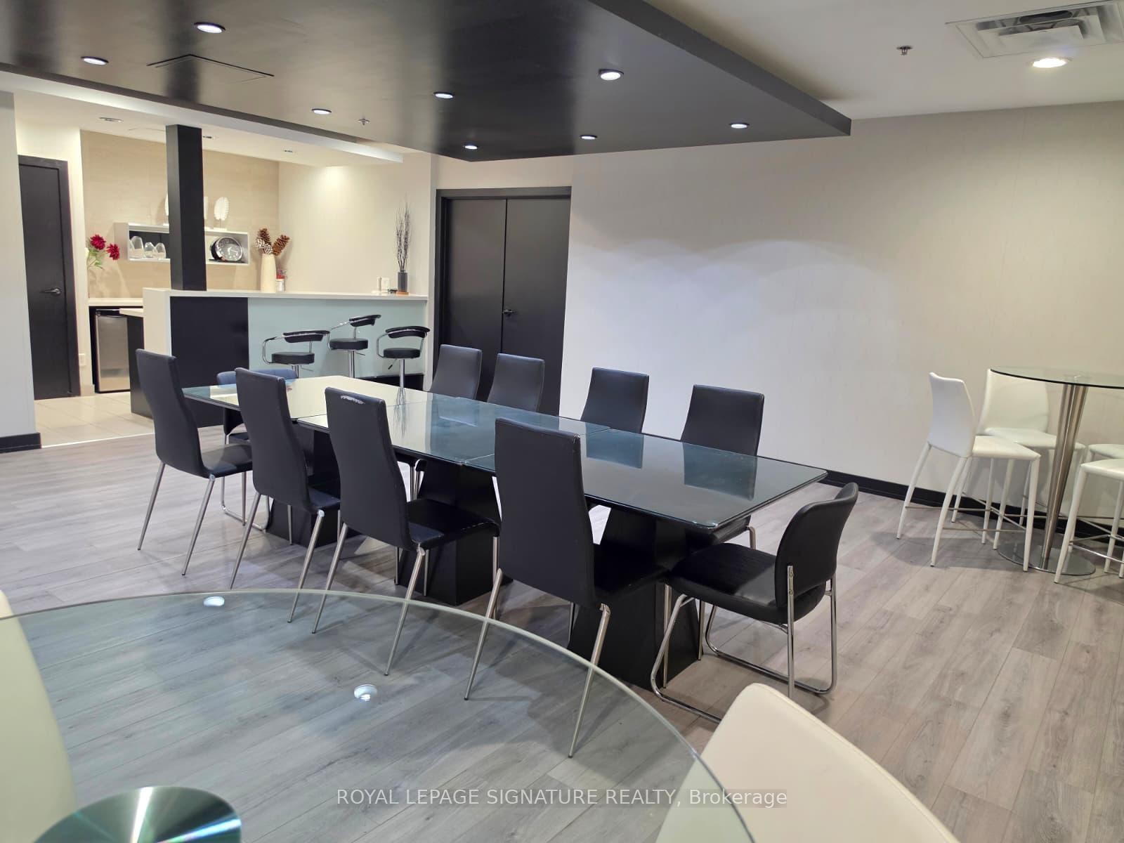 504-120 Dallimore Circle, Toronto, ON - Indoor Photo Showing Dining Room