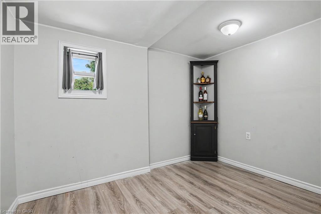 16 Mercer Road, Cambridge, ON - Indoor Photo Showing Other Room