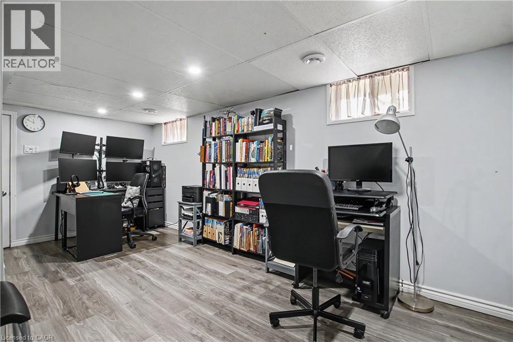 Expansive flexible space featuring wood-finish flooring, recessed lighting, and light-toned walls - 16 Mercer Road, Cambridge, ON - Indoor Photo Showing Office
