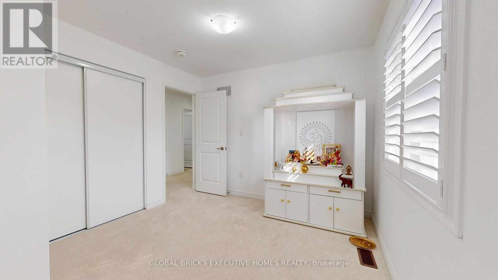 2885 Foxden Square, Pickering, ON - Indoor Photo Showing Other Room