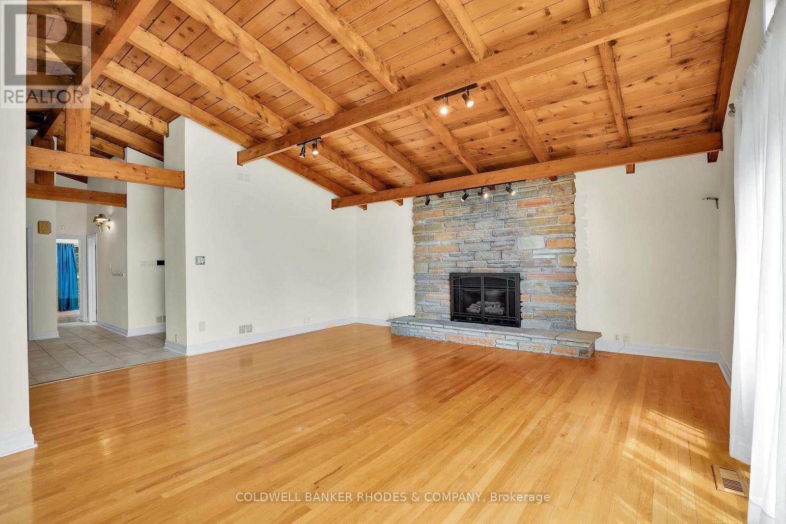 359 Mountbatten Avenue, Ottawa, ON - Indoor Photo Showing Living Room With Fireplace
