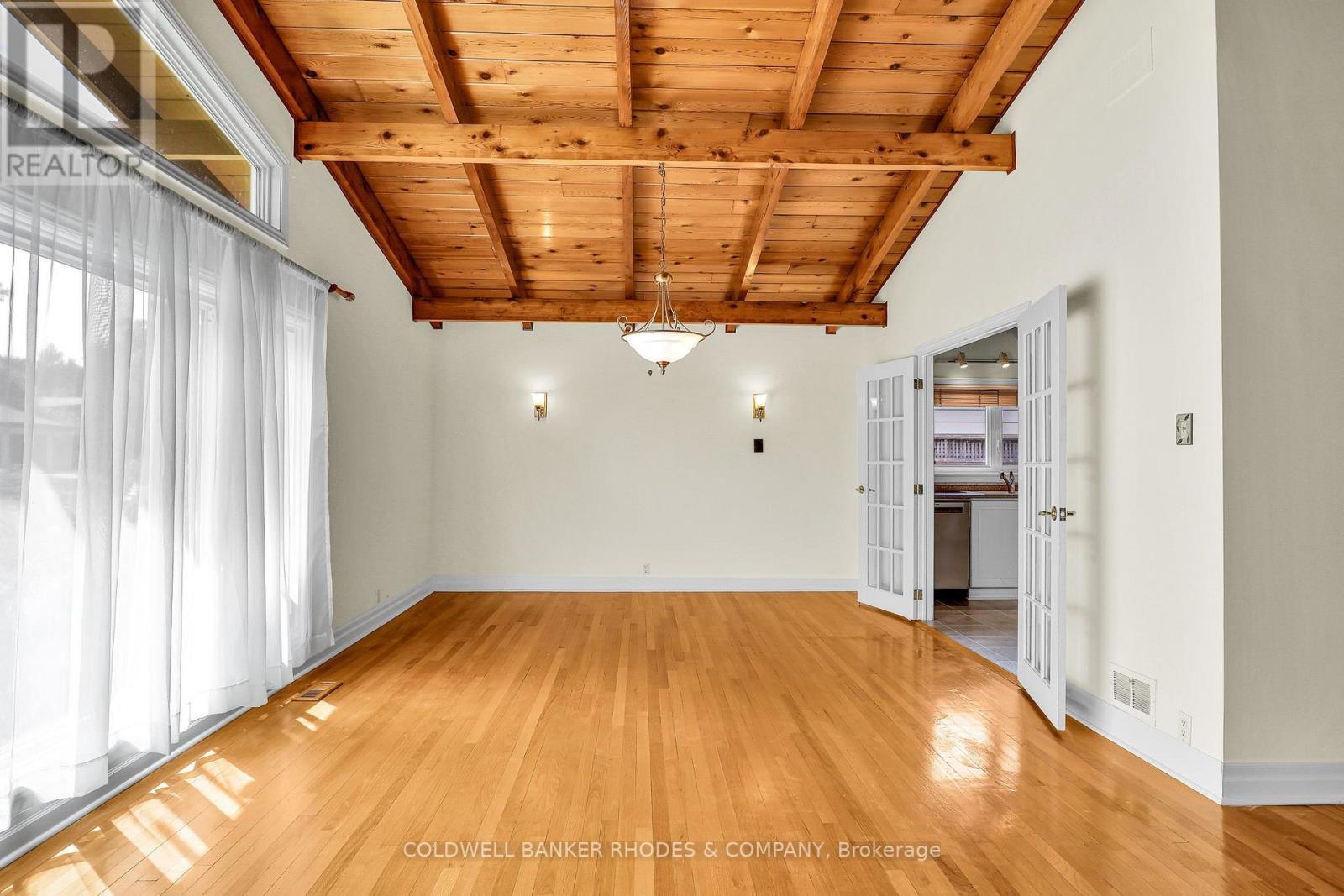 359 Mountbatten Avenue, Ottawa, ON - Indoor Photo Showing Other Room