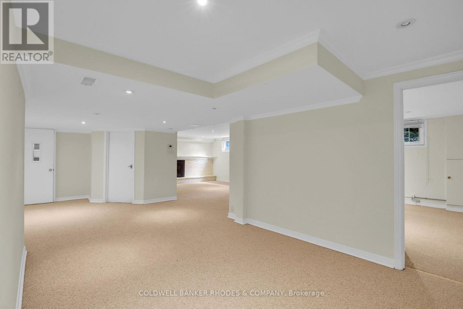 359 Mountbatten Avenue, Ottawa, ON - Indoor Photo Showing Other Room