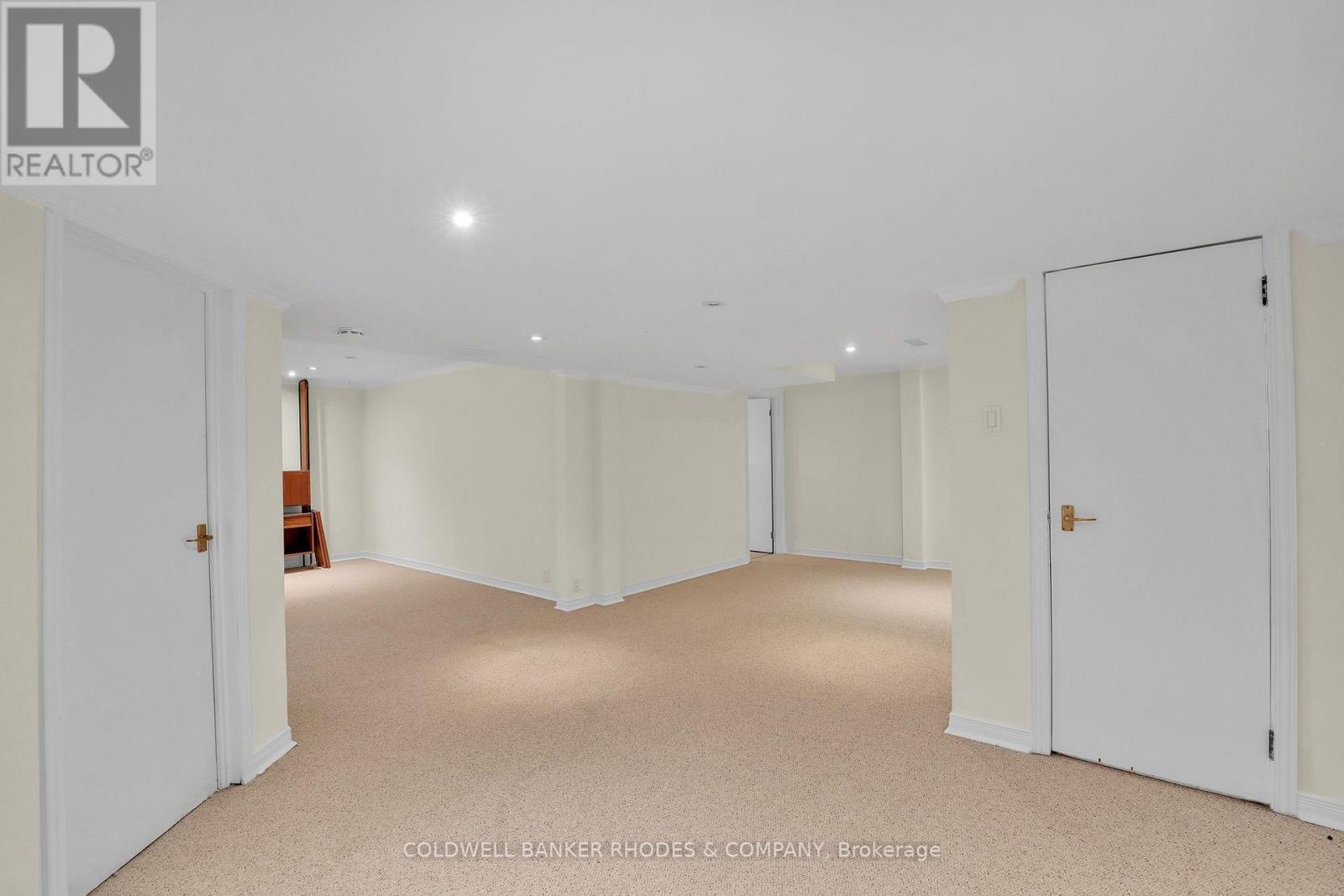 359 Mountbatten Avenue, Ottawa, ON - Indoor Photo Showing Other Room