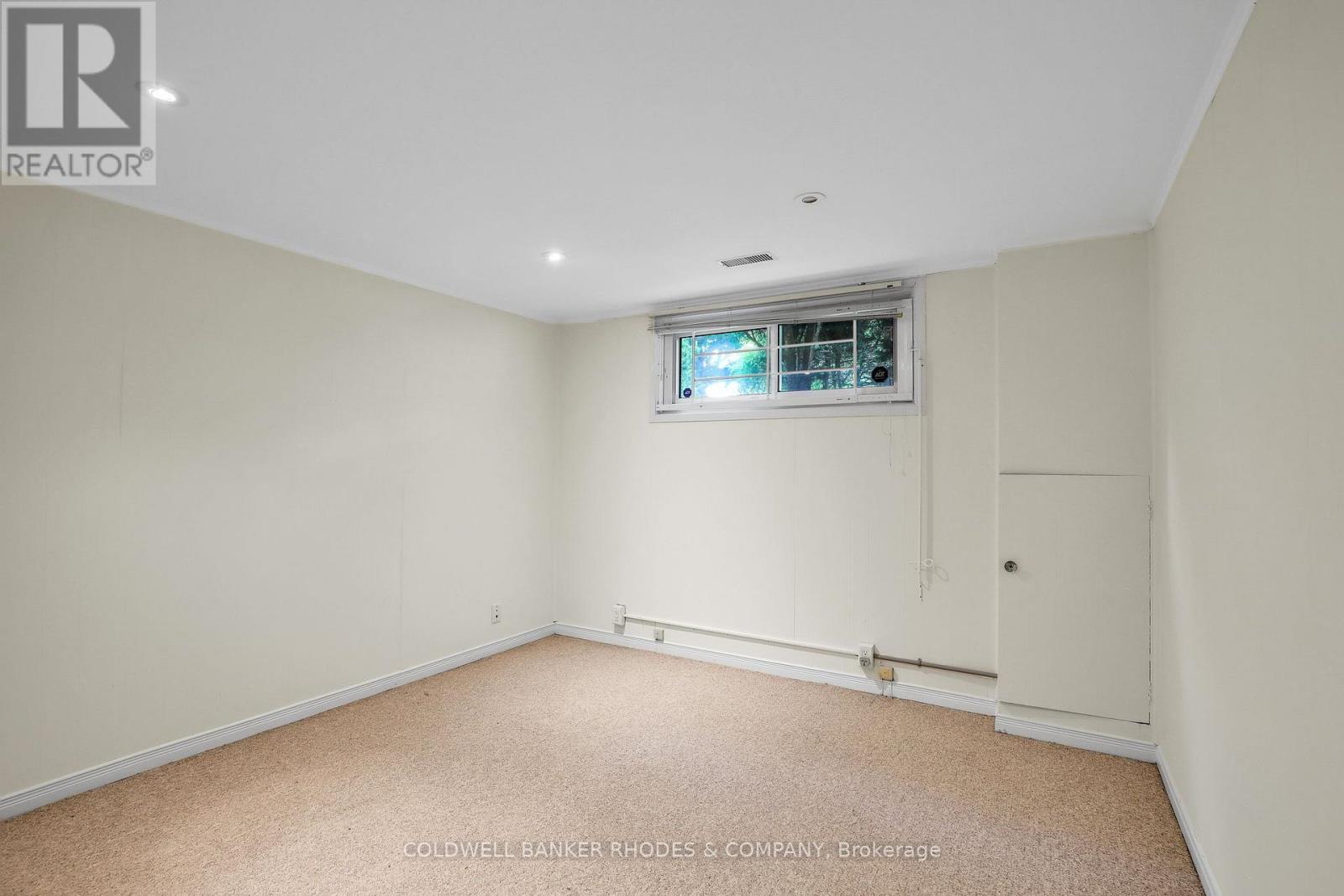 359 Mountbatten Avenue, Ottawa, ON - Indoor Photo Showing Other Room