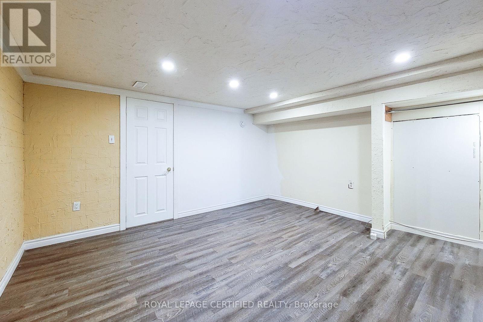 55 Garner Road, Hamilton, ON - Indoor