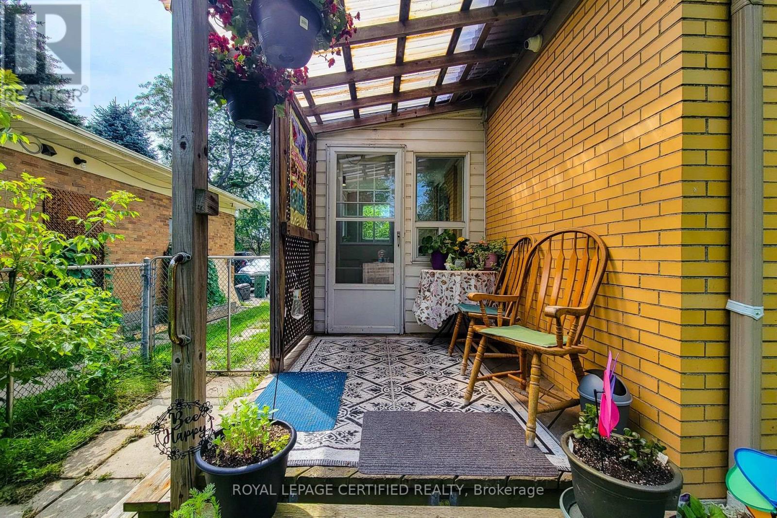 55 Garner Road, Hamilton, ON - Outdoor