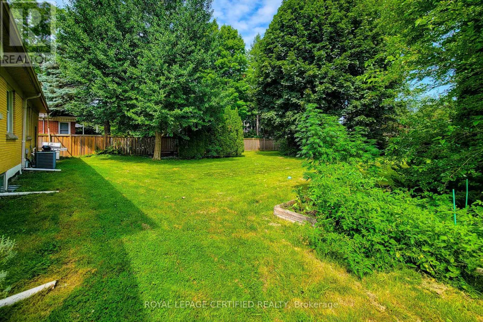 55 Garner Road, Hamilton, ON - Outdoor