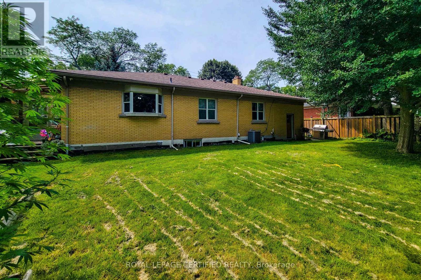 55 Garner Road, Hamilton, ON - Outdoor