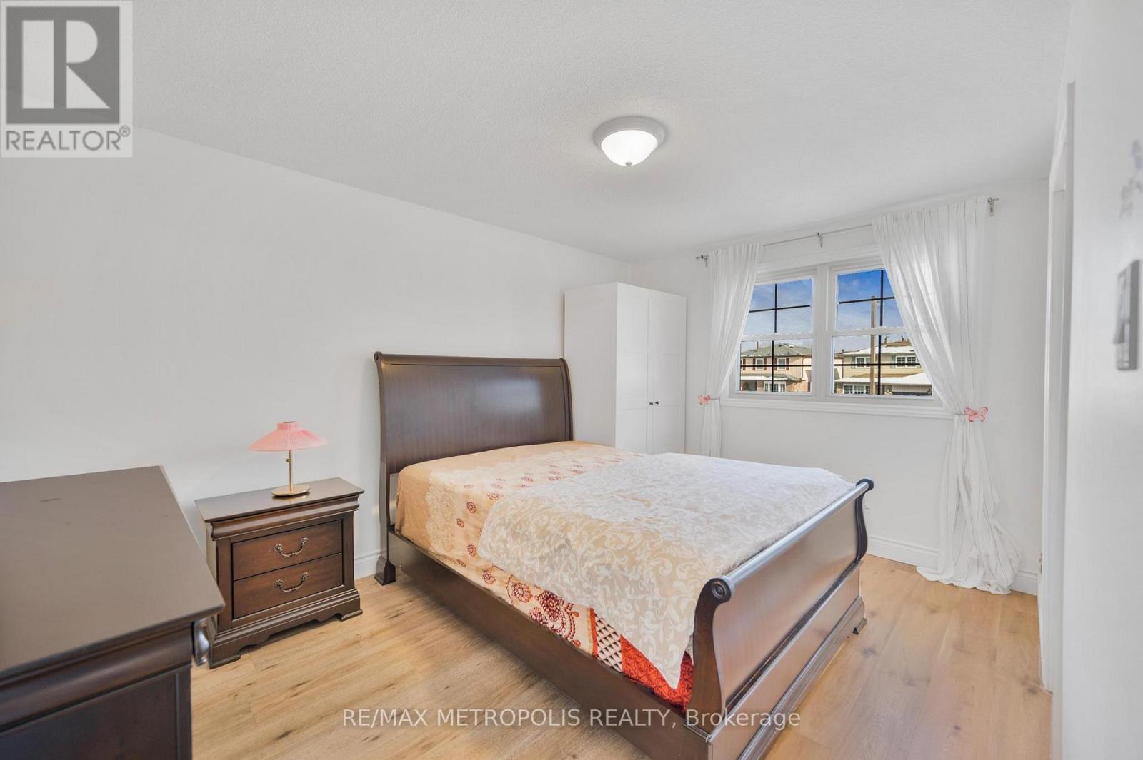 Main - 57 Calder Crescent, Whitby, ON - Indoor Photo Showing Bedroom
