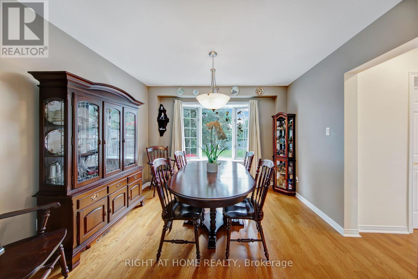 2796 Tallberg Court, Mississauga, ON - Indoor Photo Showing Dining Room