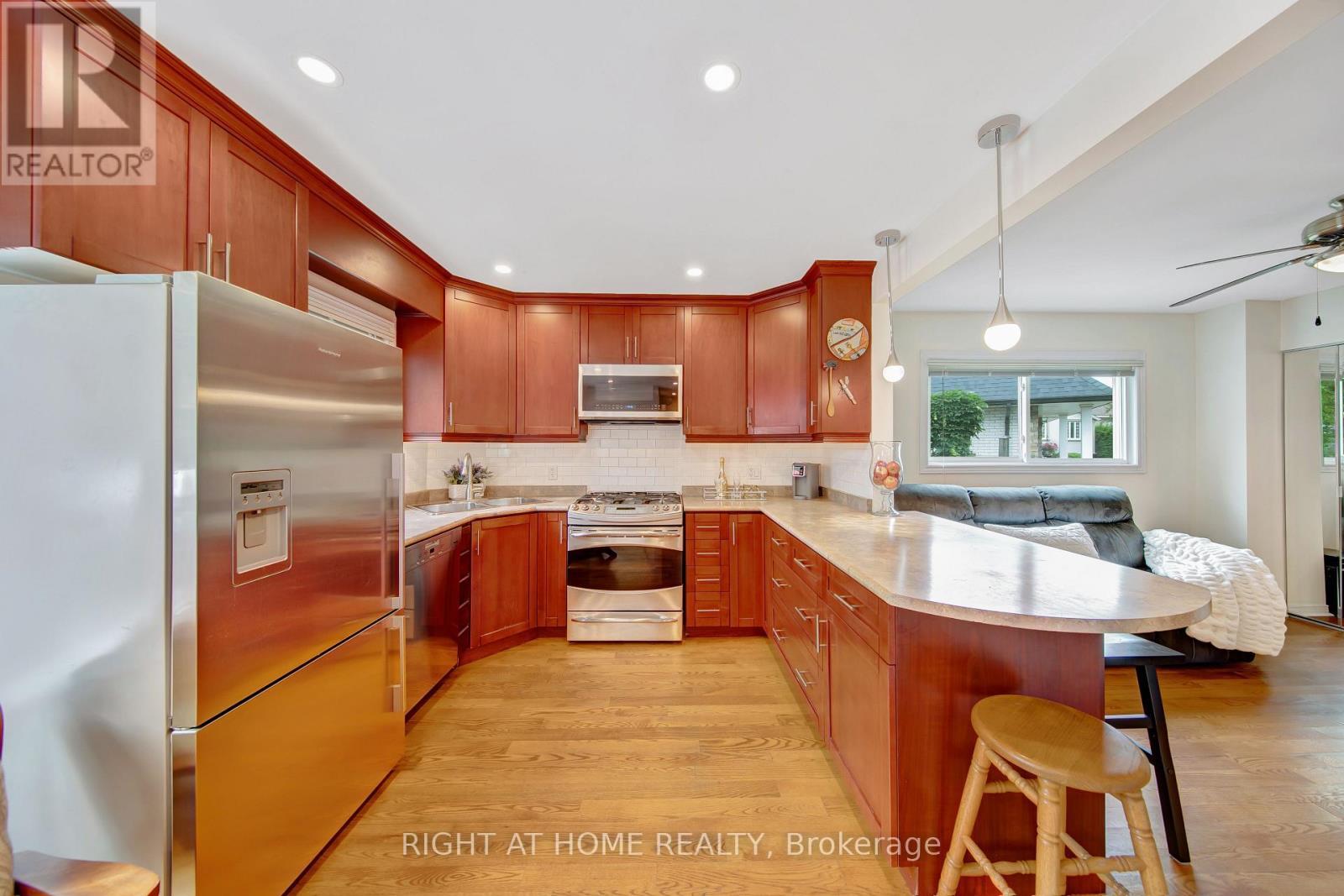 2796 Tallberg Court, Mississauga, ON - Indoor Photo Showing Kitchen