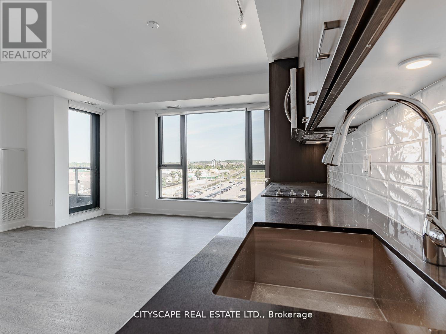 405 - 120 Eagle Rock Way, Vaughan, ON - Indoor Photo Showing Other Room