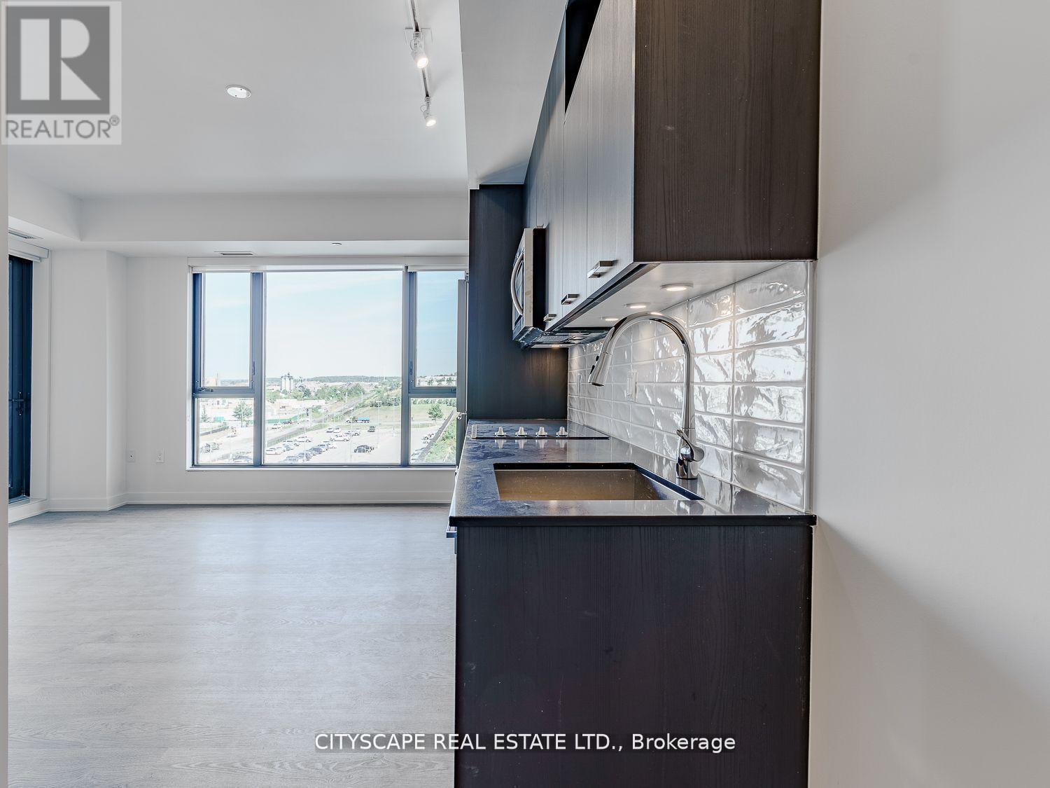 405 - 120 Eagle Rock Way, Vaughan, ON -