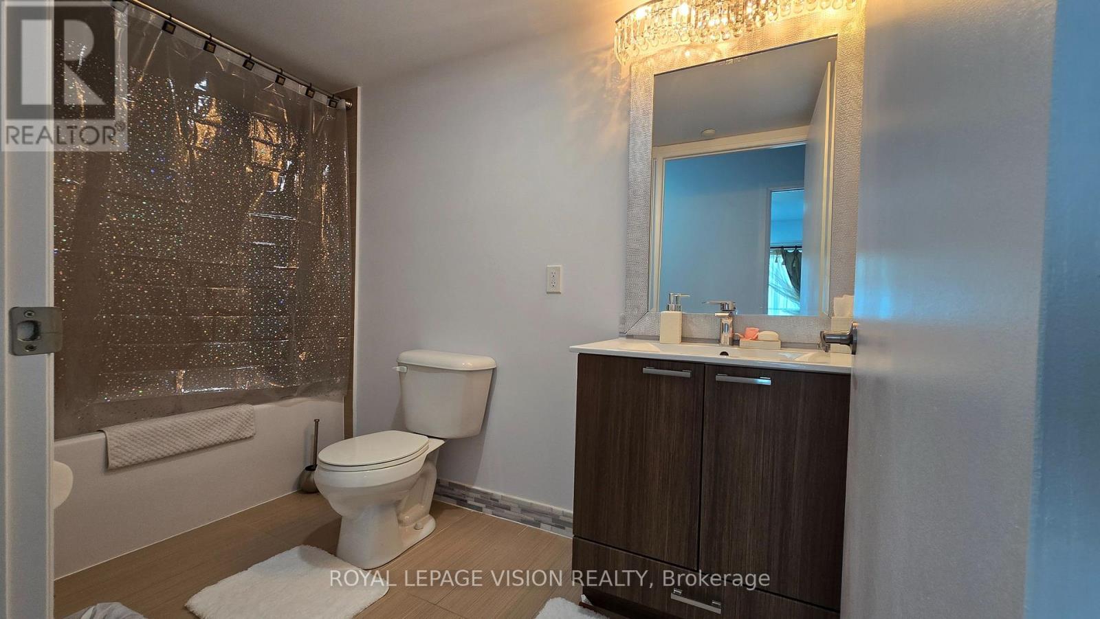 1812 - 2150 Lawrence Avenue E, Toronto, ON - Indoor Photo Showing Bathroom