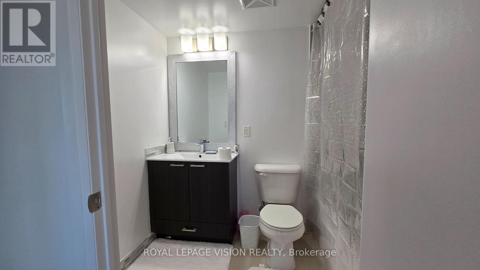 1812 - 2150 Lawrence Avenue E, Toronto, ON - Indoor Photo Showing Bathroom
