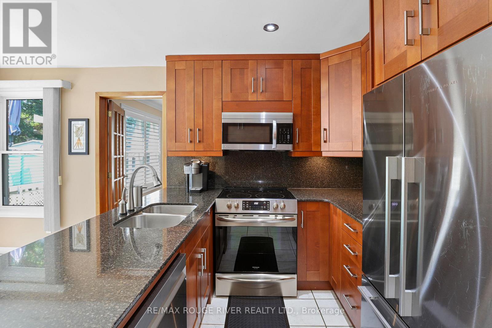 Granite Counters - 11 Canmore Boulevard, Toronto, ON - Indoor Photo Showing Kitchen With Double Sink