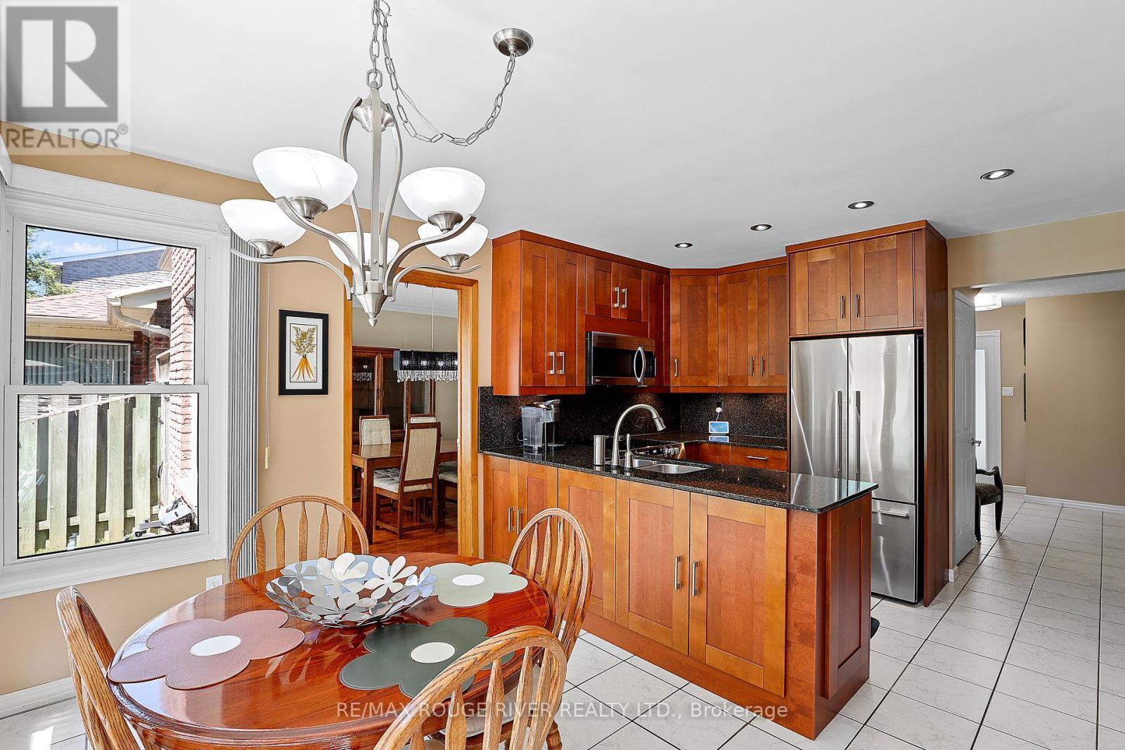 11 Canmore Boulevard, Toronto, ON - Indoor Photo Showing Dining Room