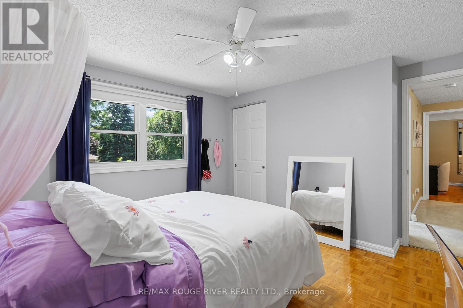 Bedroom - 11 Canmore Boulevard, Toronto, ON - Indoor Photo Showing Bedroom