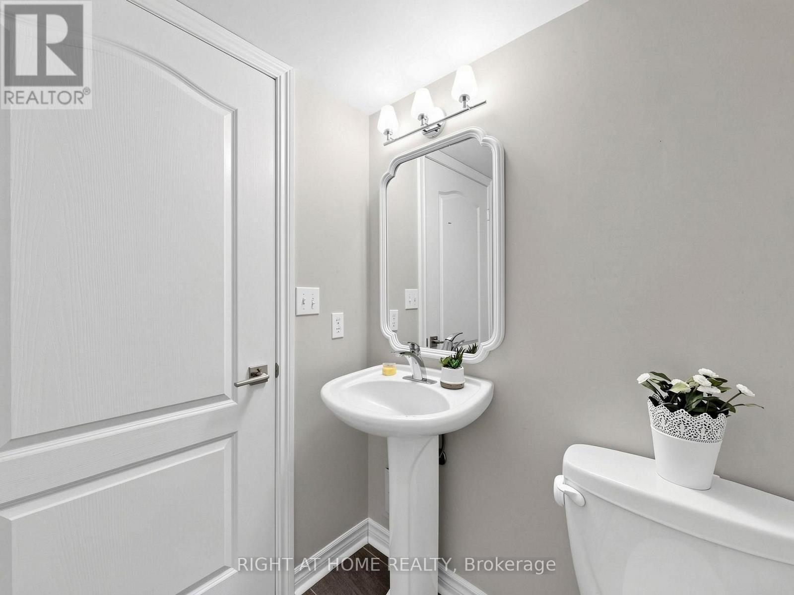 404 - 30 Hayden Street, Toronto, ON - Indoor Photo Showing Bathroom