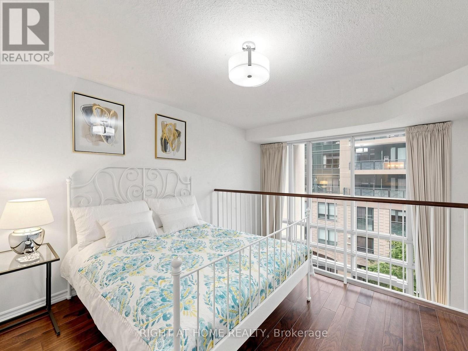 404 - 30 Hayden Street, Toronto, ON - Indoor Photo Showing Bedroom