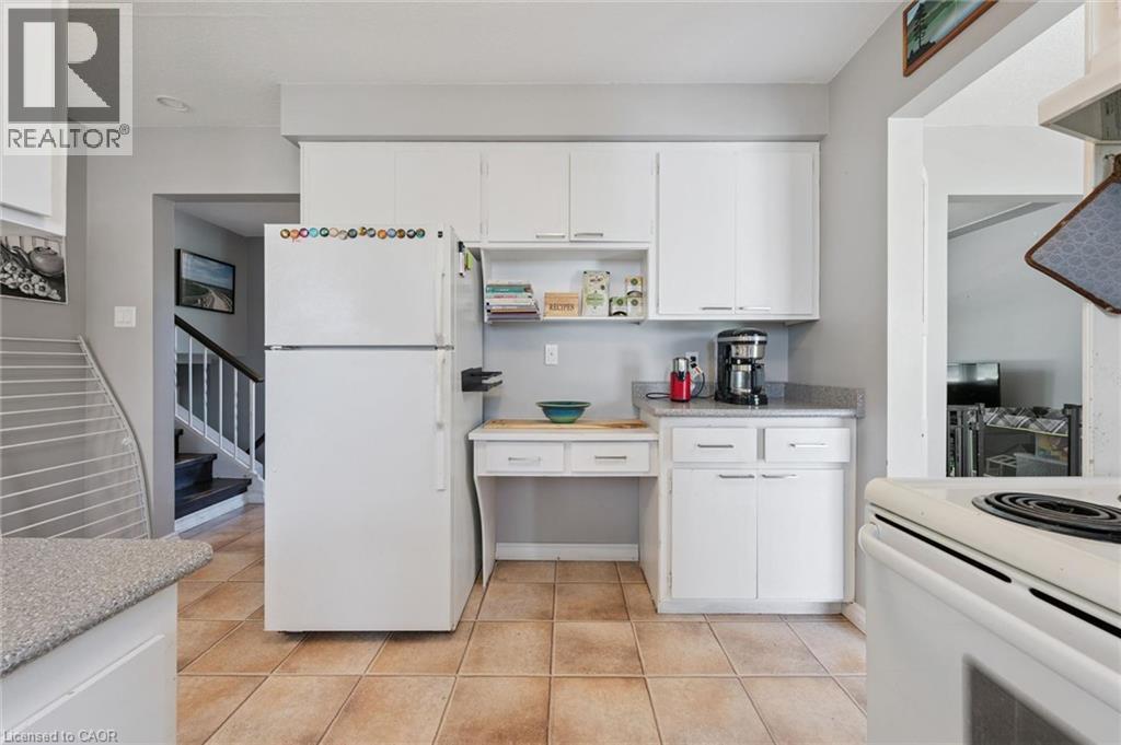 153 Fourth Avenue, Kitchener, ON - Indoor Photo Showing Kitchen