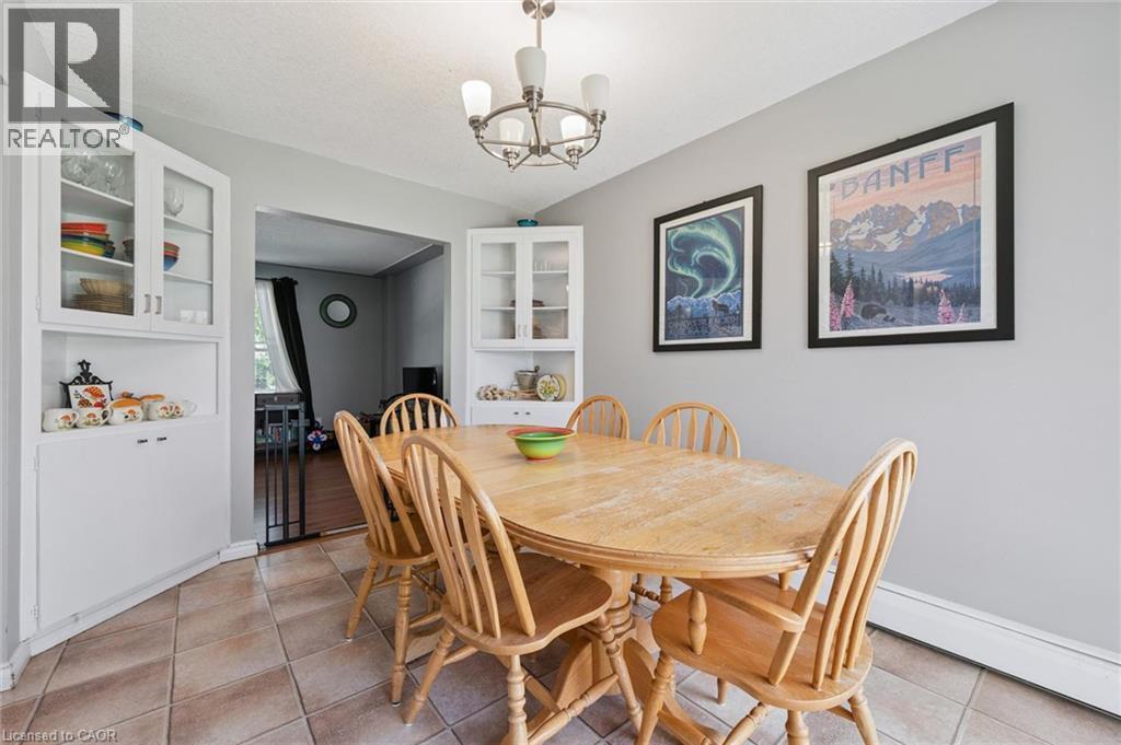 153 Fourth Avenue, Kitchener, ON - Indoor Photo Showing Dining Room