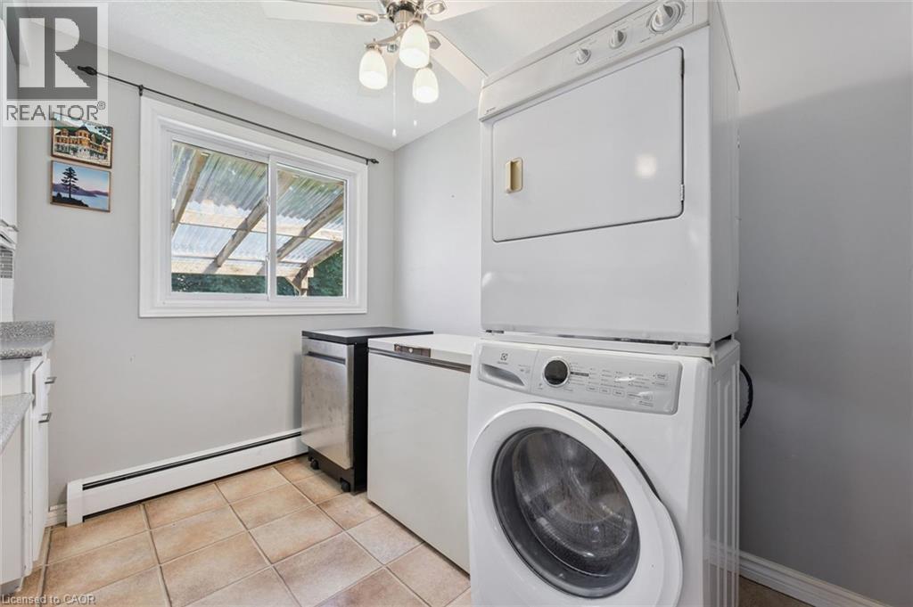153 Fourth Avenue, Kitchener, ON - Indoor Photo Showing Laundry Room
