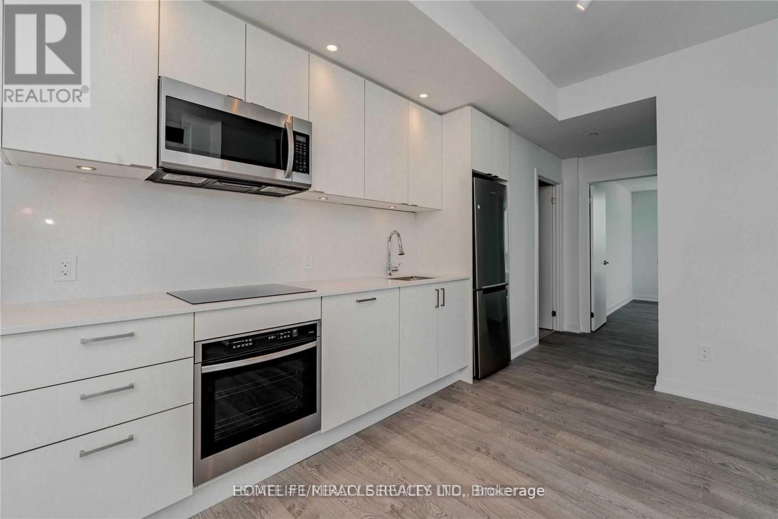 1928 Lakeshore Boulevard W, Toronto, ON