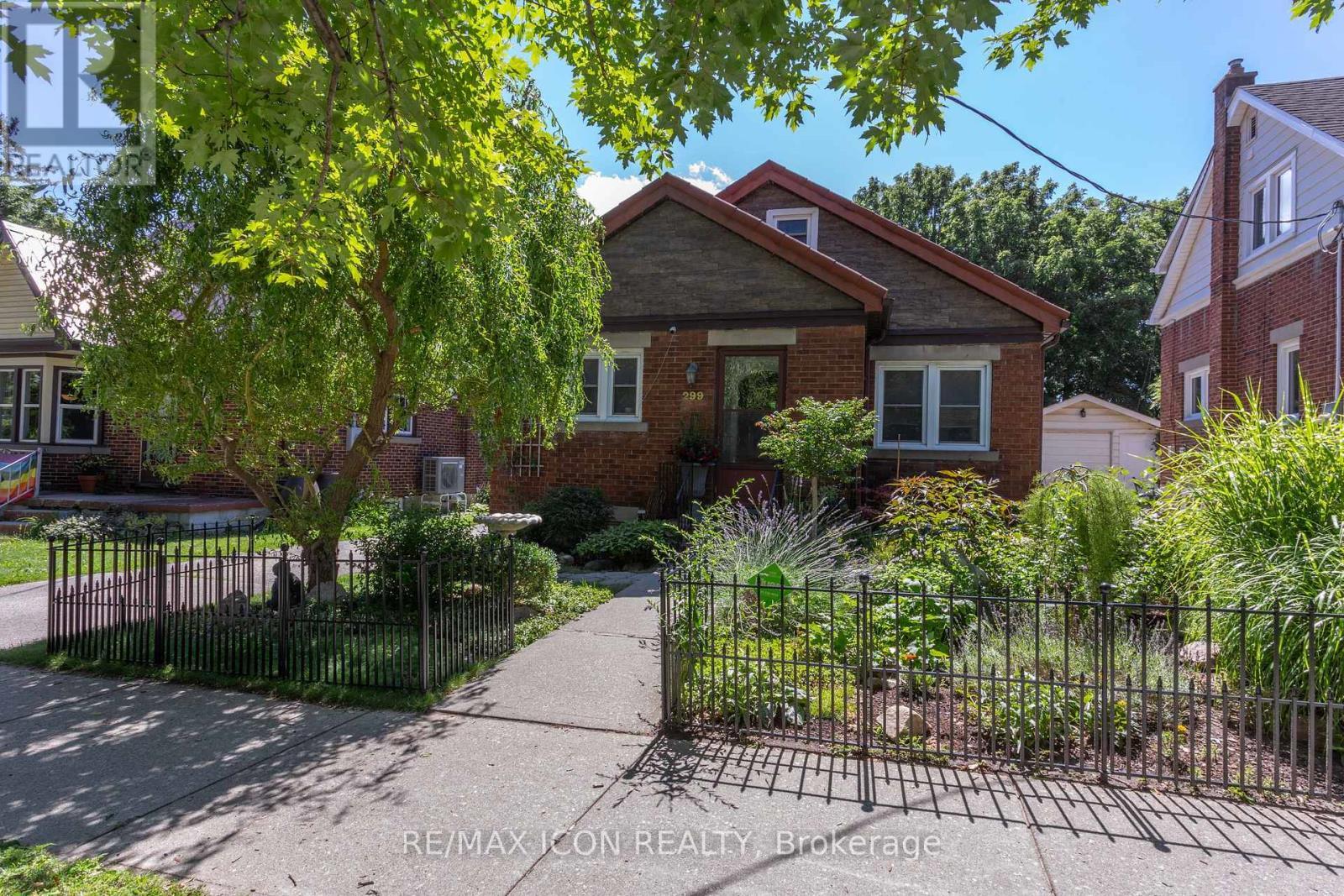 299 Park Street, Kitchener, ON - Outdoor