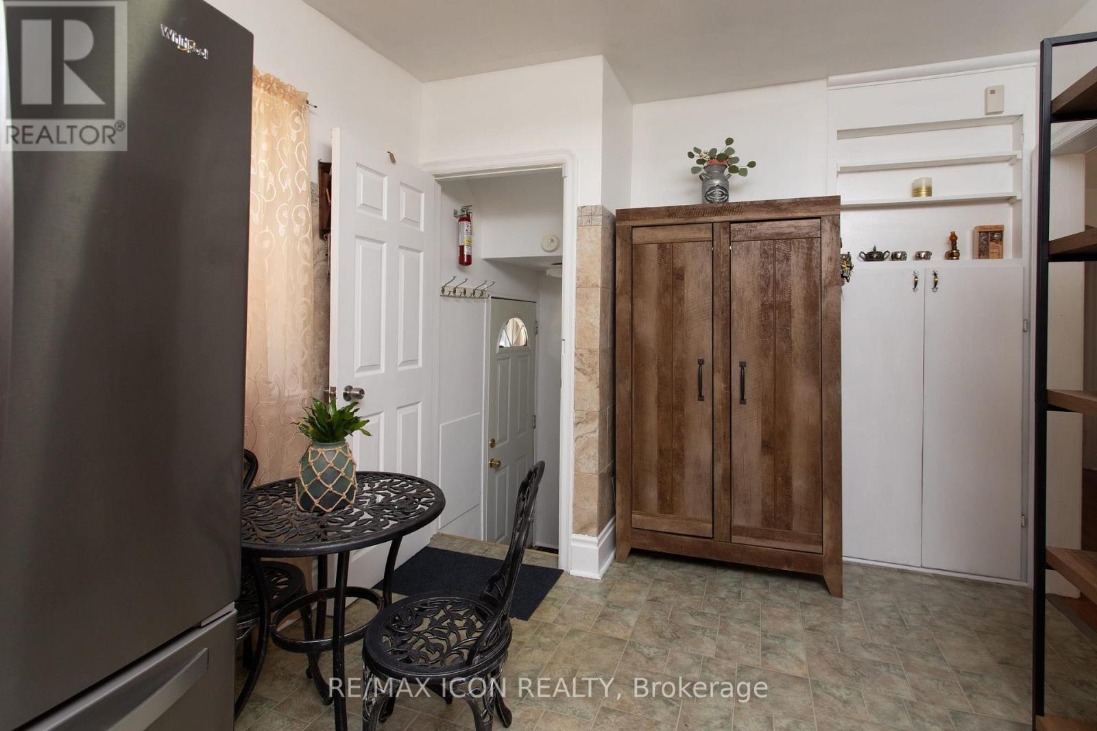 299 Park Street, Kitchener, ON - Indoor Photo Showing Other Room