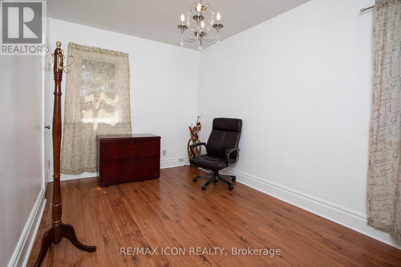 299 Park Street, Kitchener, ON - Indoor Photo Showing Other Room