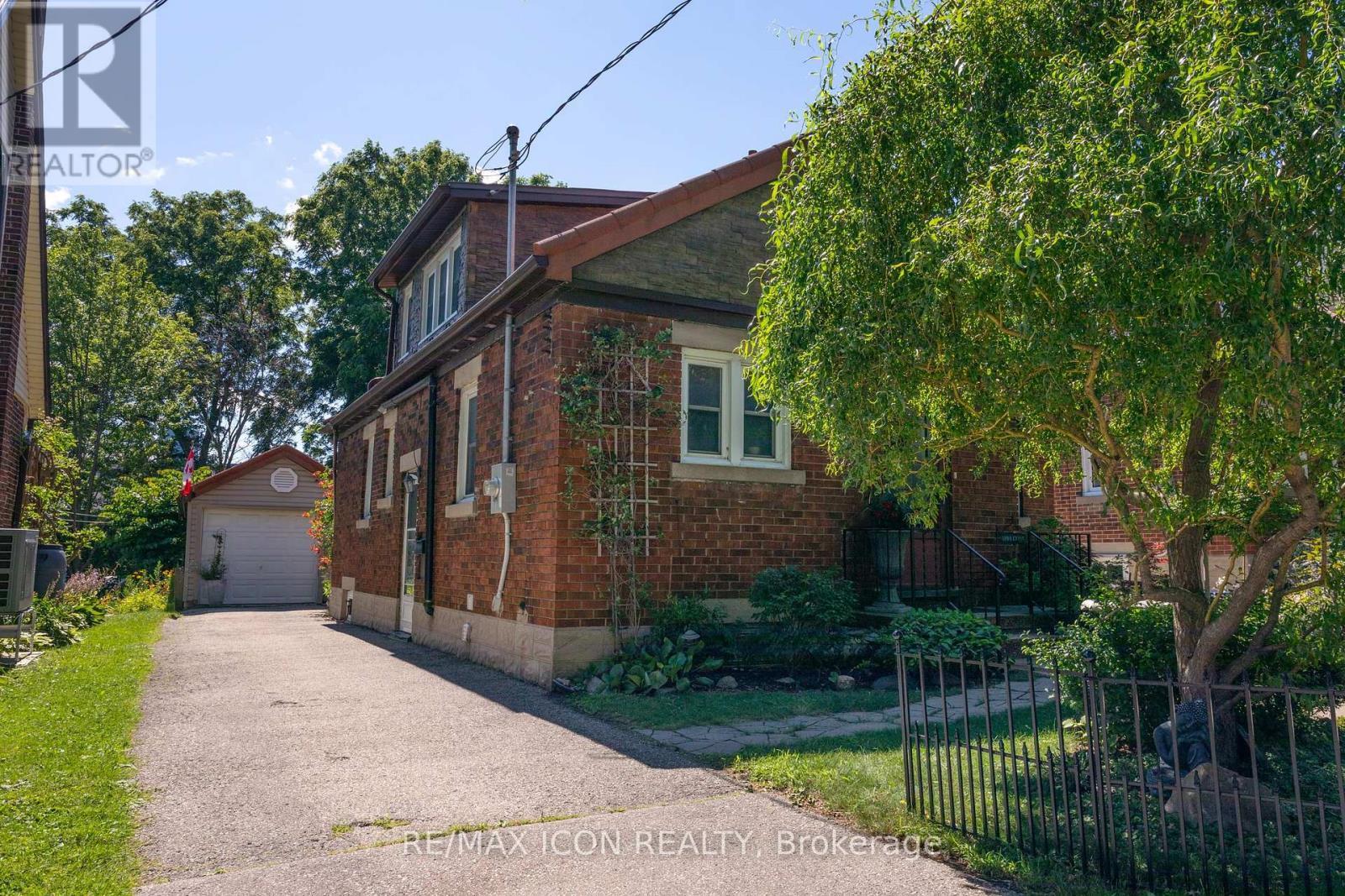 299 Park Street, Kitchener, ON - Outdoor