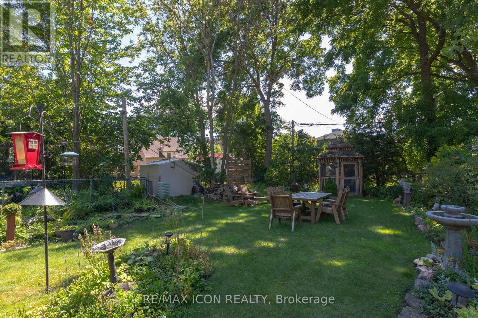 299 Park Street, Kitchener, ON - Outdoor With Backyard