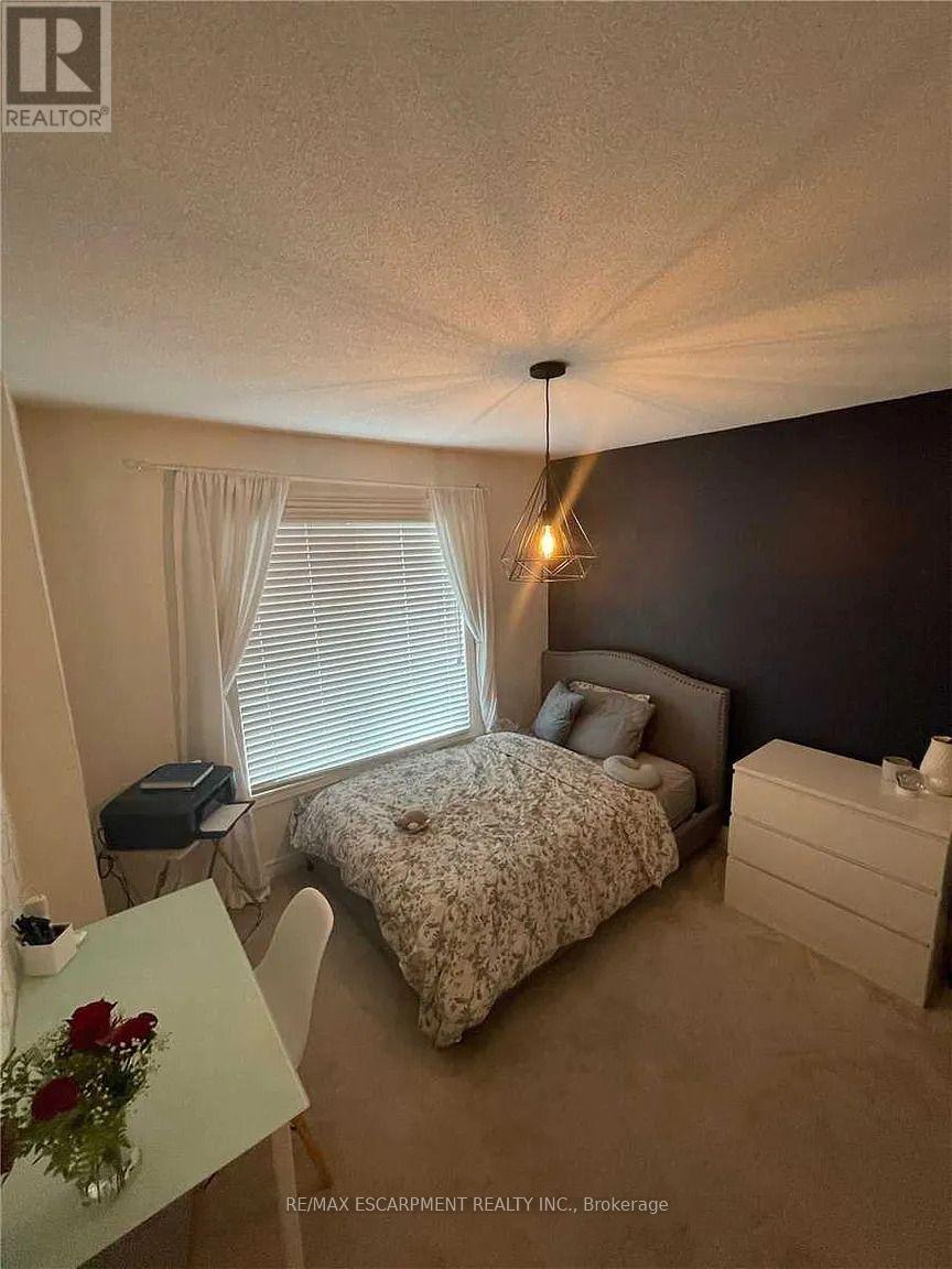 3930 Tufgar Crescent, Burlington, ON - Indoor Photo Showing Bedroom