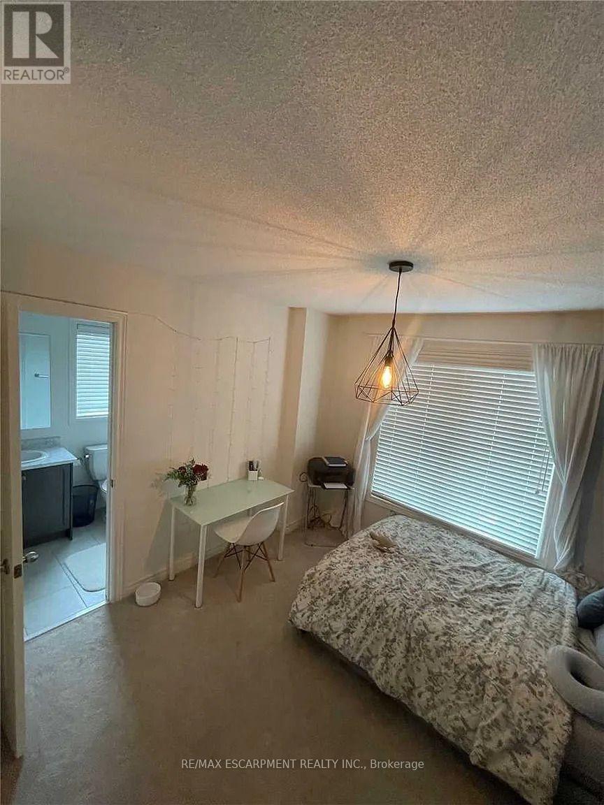 3930 Tufgar Crescent, Burlington, ON - Indoor Photo Showing Bedroom