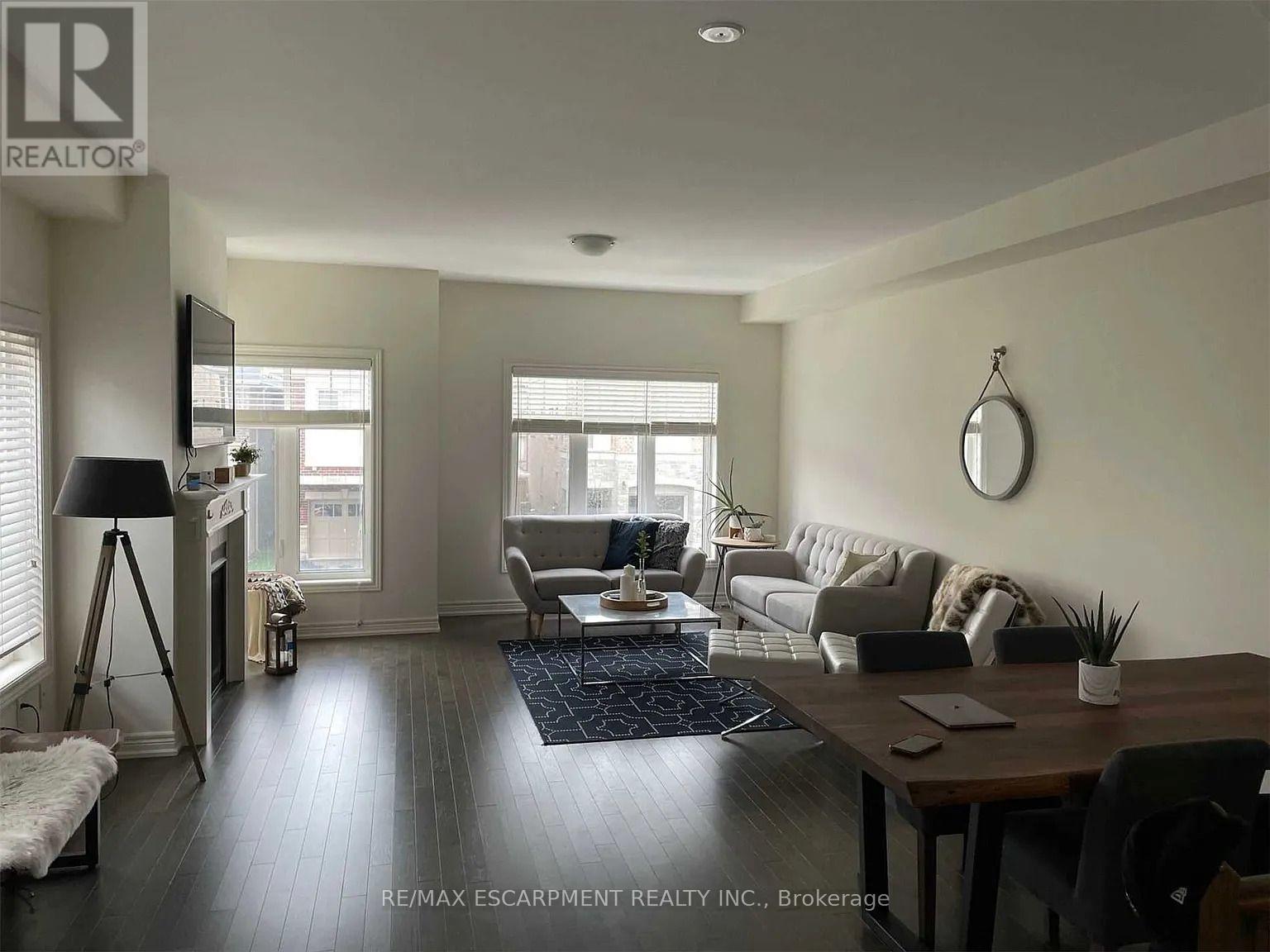 3930 Tufgar Crescent, Burlington, ON - Indoor Photo Showing Living Room