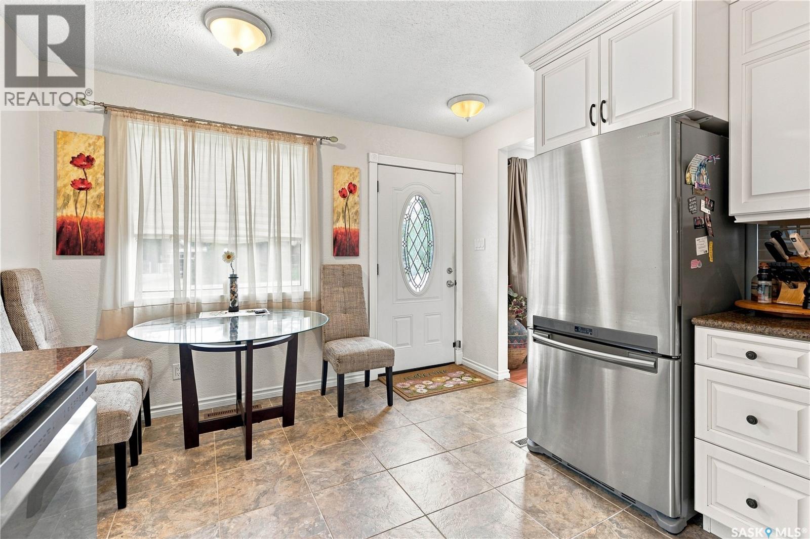 2715 Arlington Avenue, Saskatoon, SK - Indoor Photo Showing Kitchen