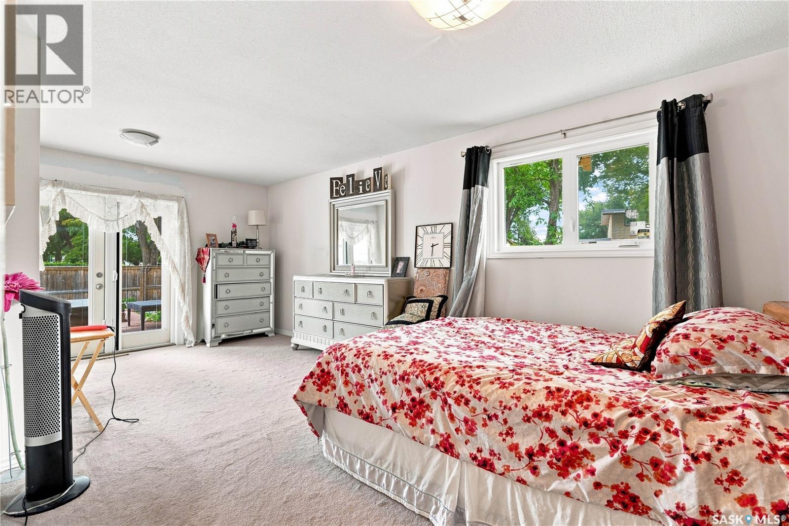 2715 Arlington Avenue, Saskatoon, SK - Indoor Photo Showing Bedroom