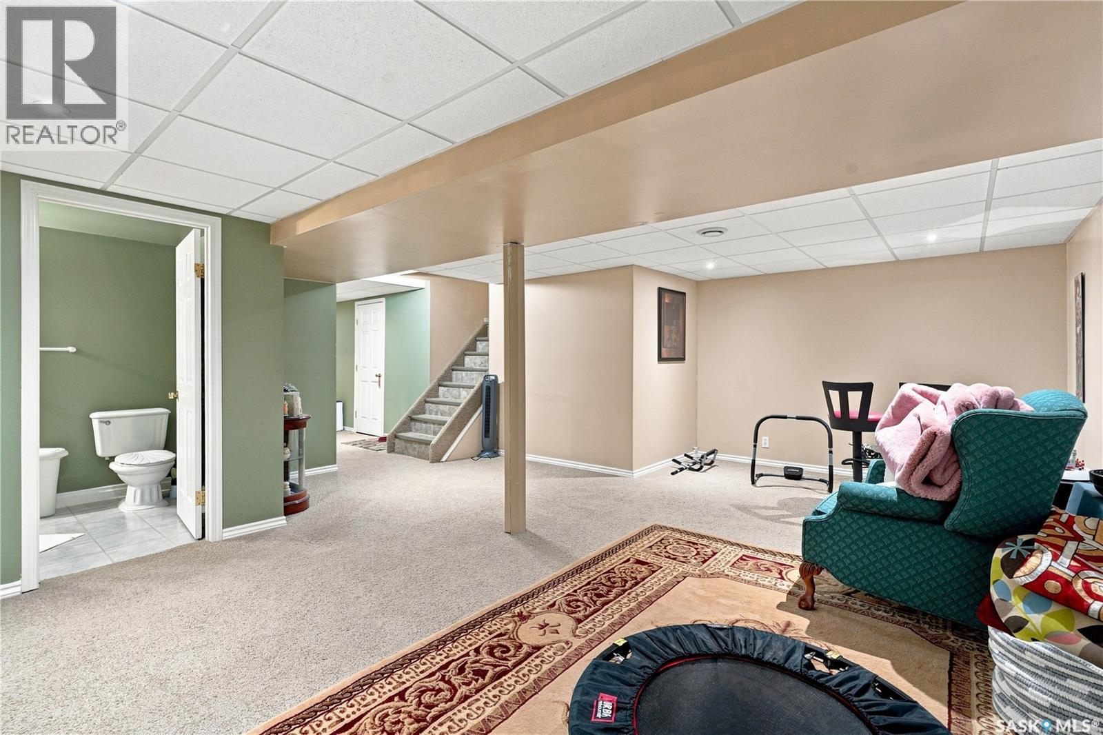 2715 Arlington Avenue, Saskatoon, SK - Indoor