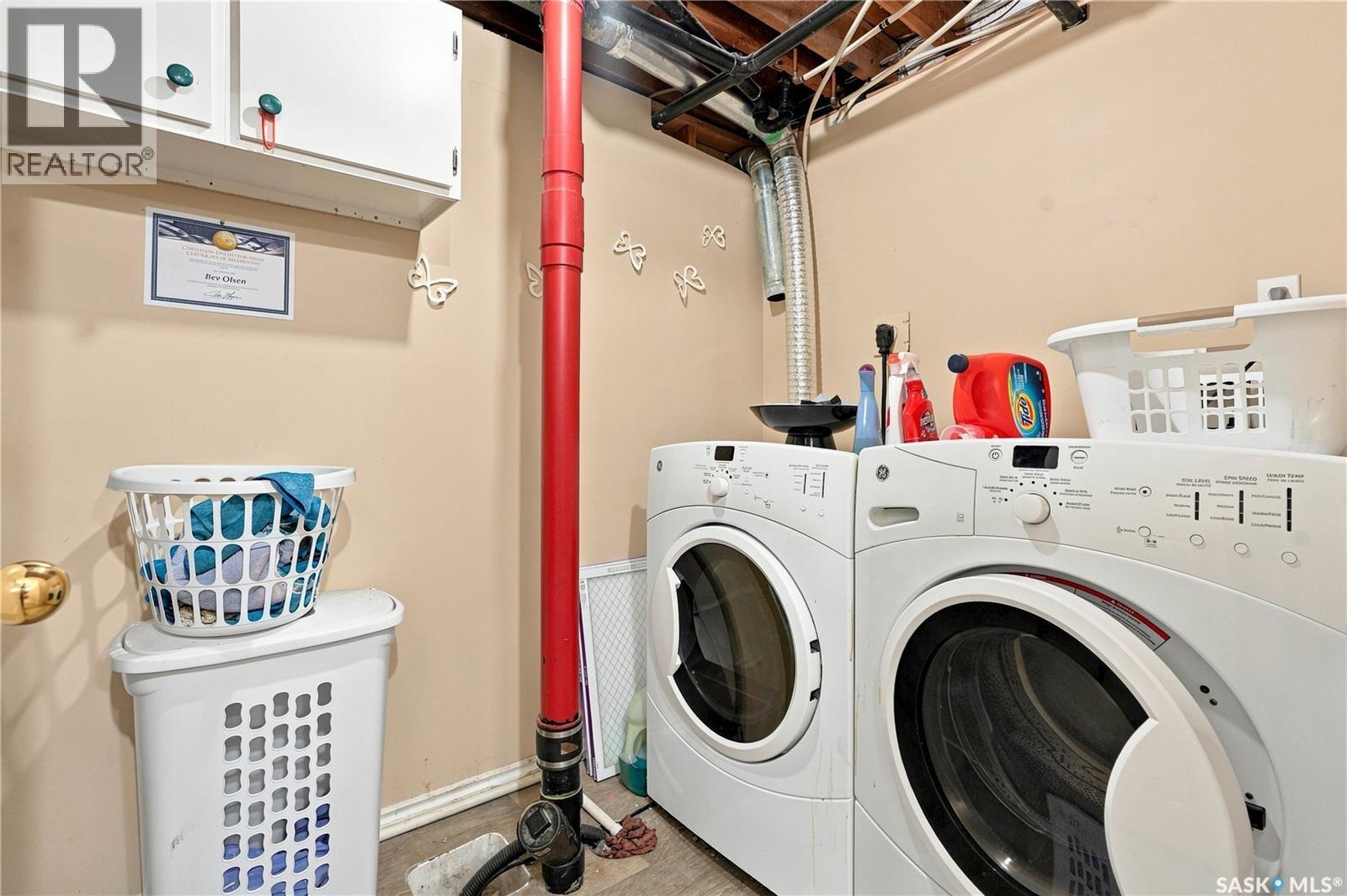 2715 Arlington Avenue, Saskatoon, SK - Indoor Photo Showing Laundry Room